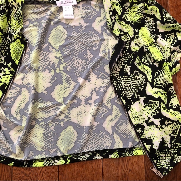 Neon snake zipper crop top - Picture 4 of 6